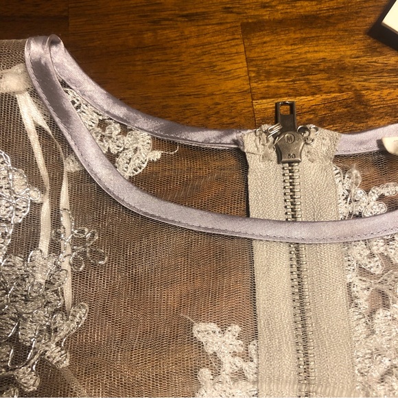 NWT $128 LF "Seek the Label" Embroidered Mesh Silver Top in size Small! - Picture 9 of 9